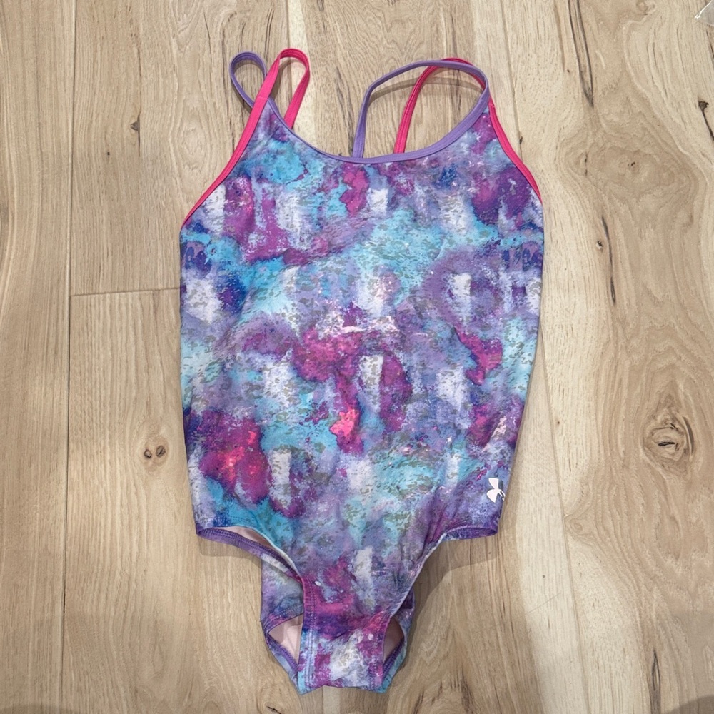 Under Armour Girls One Piece swimsuit